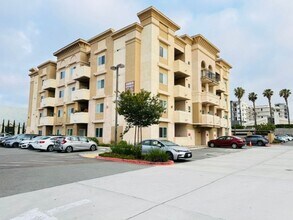 Building Photo - 2303 E 8th St