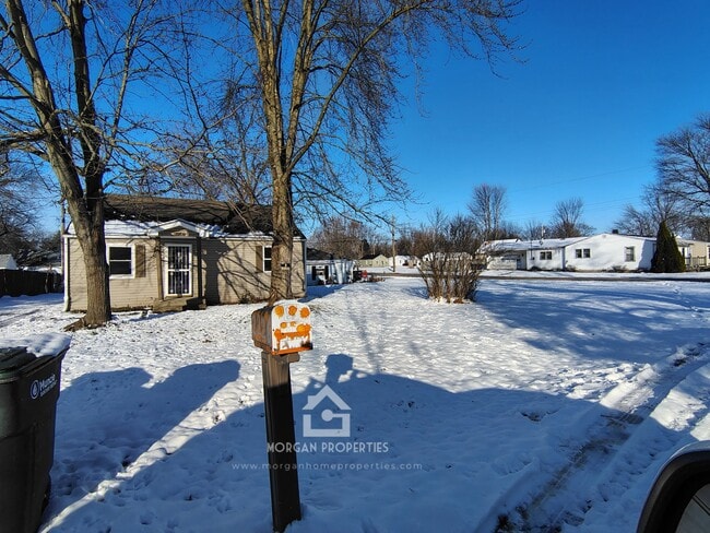 Building Photo - 2216 E Cornell Ave