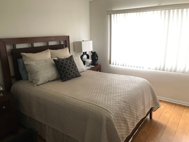 Bedroom - 11737 Kiowa Ave