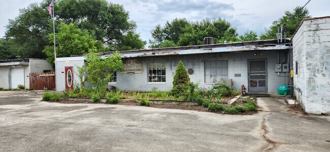Building Photo - 5419 Harriet Ave