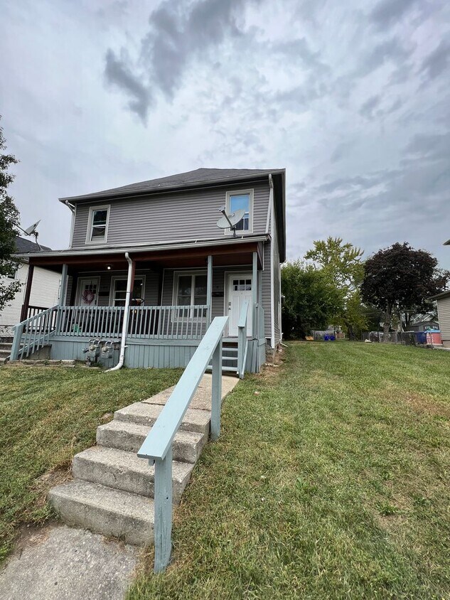 Primary Photo - 490-492 E Morrill Ave