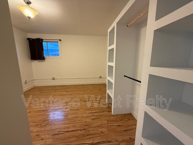 Photo du bâtiment - 155 Hardie Rd