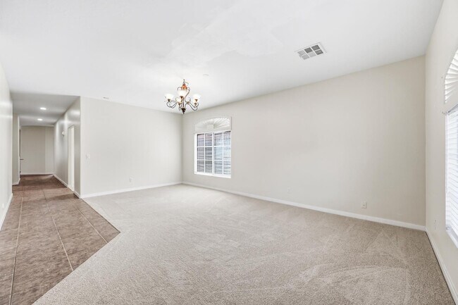 Foto del edificio - 15749 W Ventura St