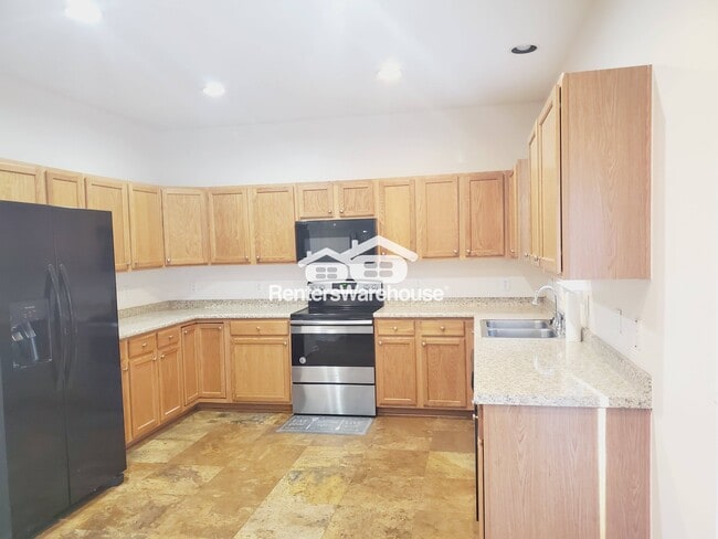 Foto del edificio - 7711 Parkside Dr