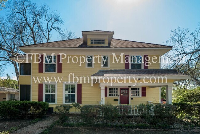 Building Photo - 1119 W. Marvin - Beautiful 4 Bedroom, 2 Ba...