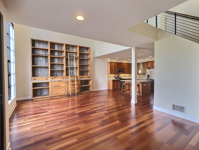 Foto del edificio - BRIGHT, SPACIOUS 1BD/1.5BA LOFT IN JAPANTO...