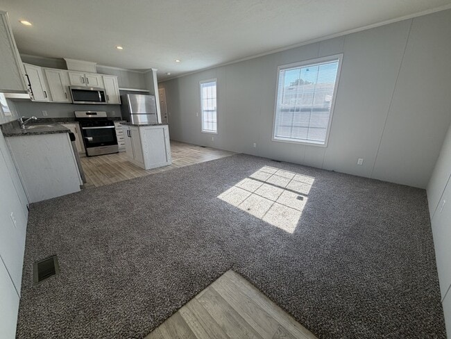 Building Photo - 15329 Danseur Dr