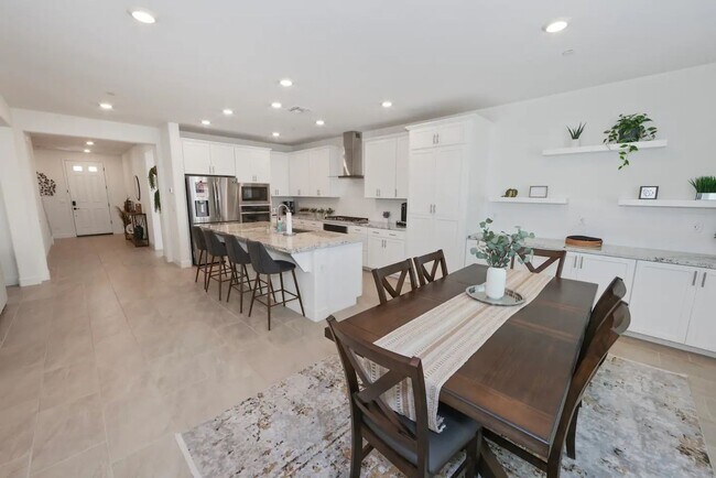 Building Photo - Exquisite 3/2.5 + Inlaw Quarters!  ELK GRO...
