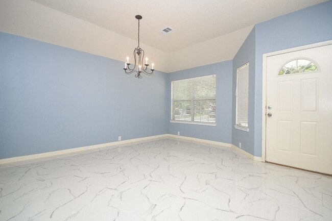 Building Photo - 6003 Baldwin Elm St