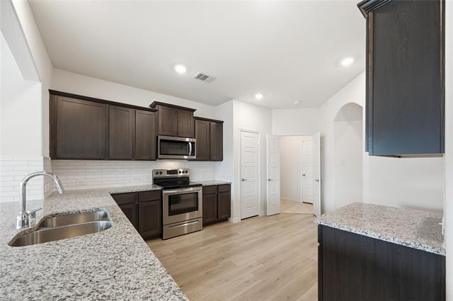 Foto del edificio - 121 Newsom Dr