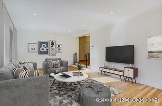 Building Photo - 1539 Beacon St