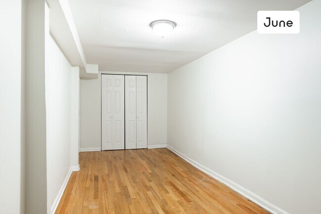 Building Photo - ROOM ONLY in 4-bed/2.0-bath Home
