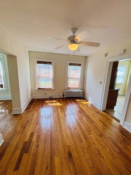 Foto del edificio - 131 Berry Hill Rd
