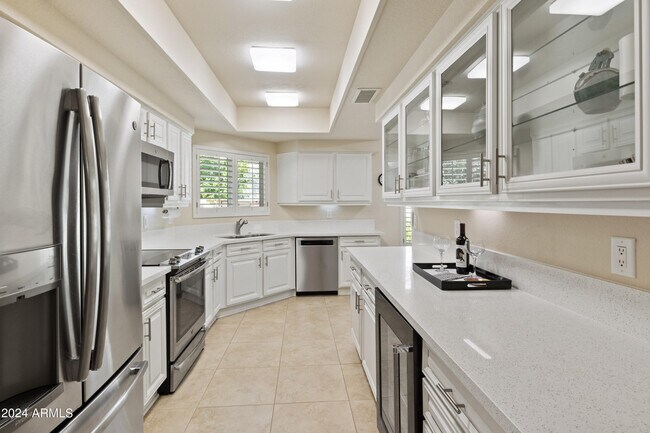 Building Photo - 9665 E Sutton Dr