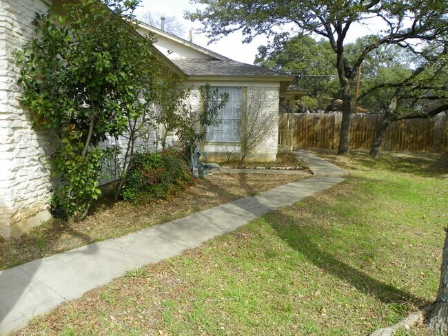 Foto del edificio - 4402 Limewood Ct