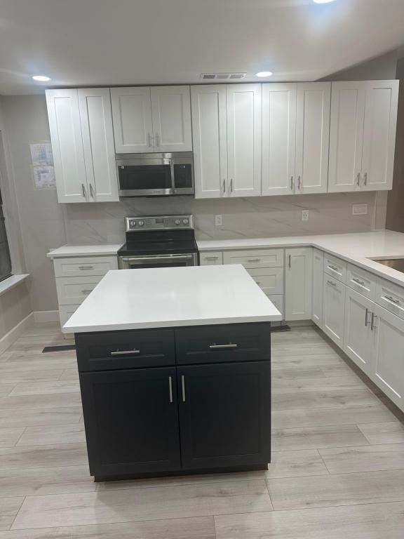 Foto del edificio - 2415 Amber Hill Ln