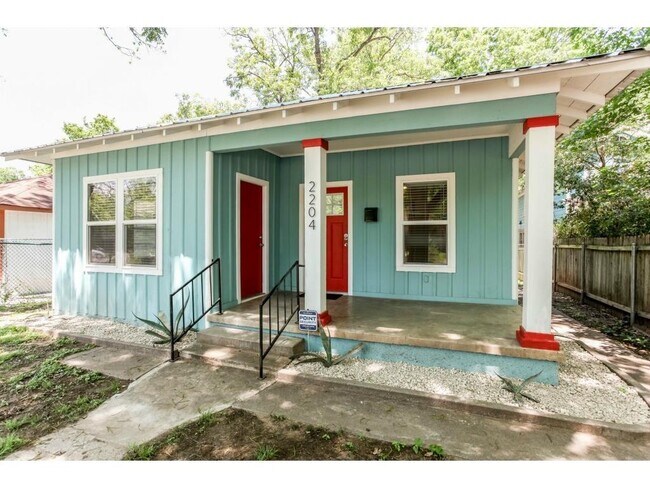 Building Photo - 2204 Haskell St