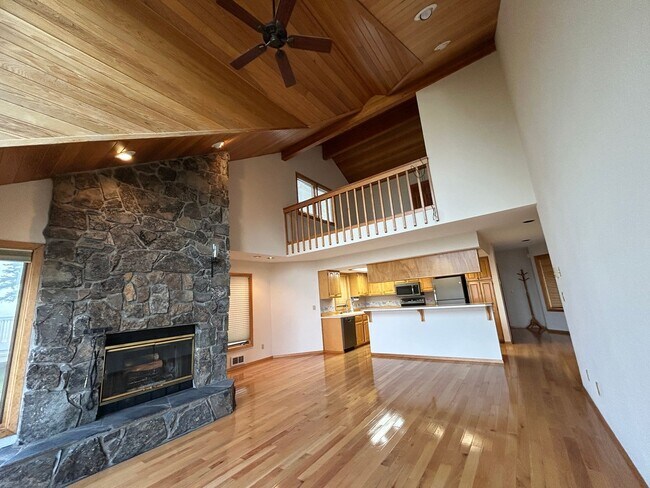 Foto del edificio - 2 Bedroom with Loft on Private Golf Course, Amazing Views!