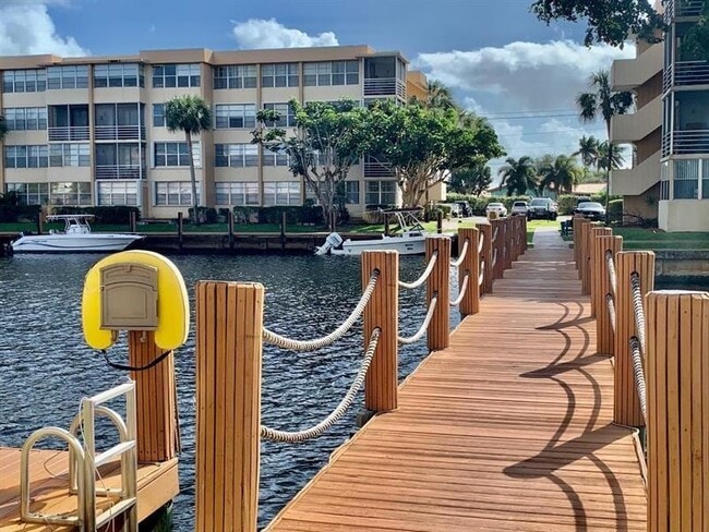 Foto del edificio - 2731 Taft St