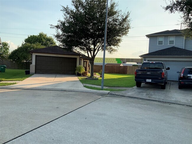 Building Photo - 15506 Red Pine Ridge Way