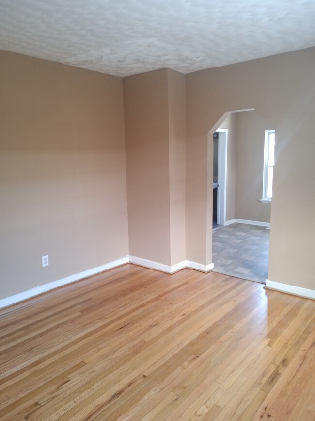 Building Photo - 216 Poplar St