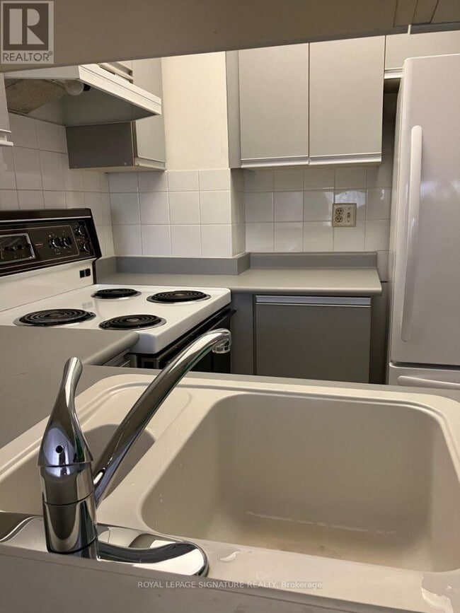 Building Photo - 7 Bishop Ave