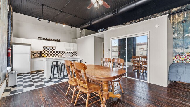 Building Photo - Downtown Loft for Lease