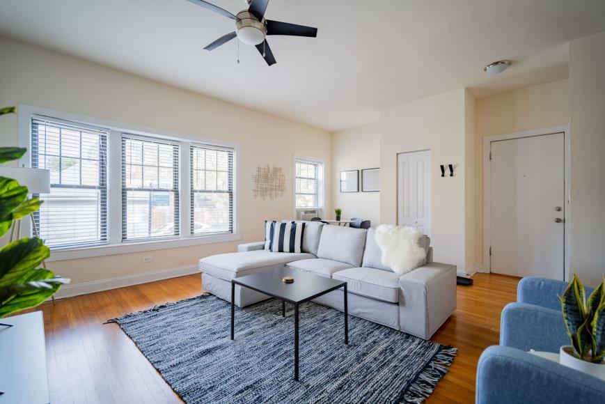 Primary Photo - 3 bedroom in Chicago IL 60618