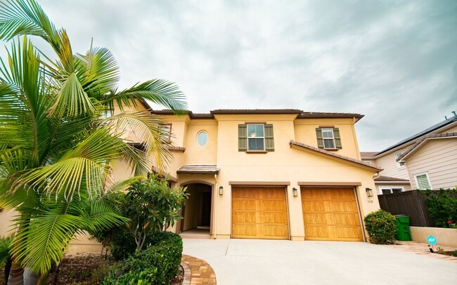 Building Photo - Spacious Home in Great Olde Carlsbad Locat...
