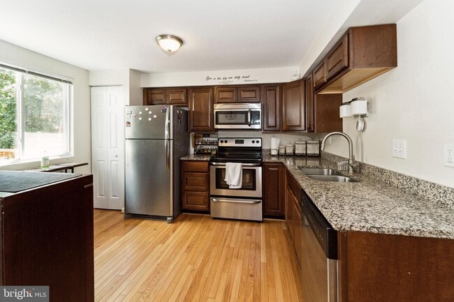 Building Photo - 910 Merridale Blvd