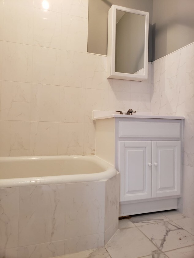 1132 39th St, Brooklyn, NY 11218 Rentals in Brooklyn at 1132 39th St