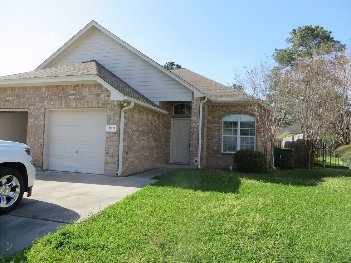 Foto principal - 1811 Arbor Glen