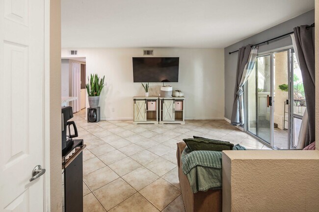 Building Photo - 24474 Valle Del Oro