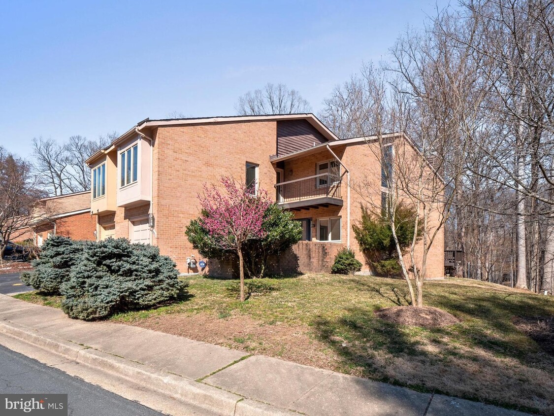 Primary Photo - 7801 Whiterim Terrace