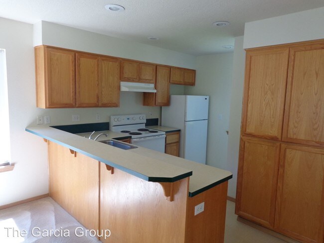Building Photo - 4847-4851 SW 150th Pl