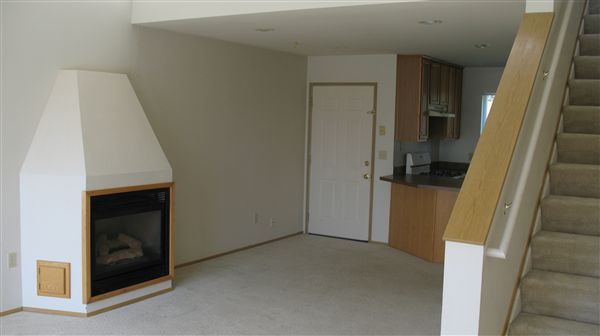 Building Photo - 1283 Halsey Dr
