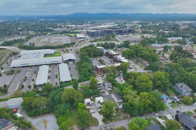 Foto del edificio - 407B Moore Ave
