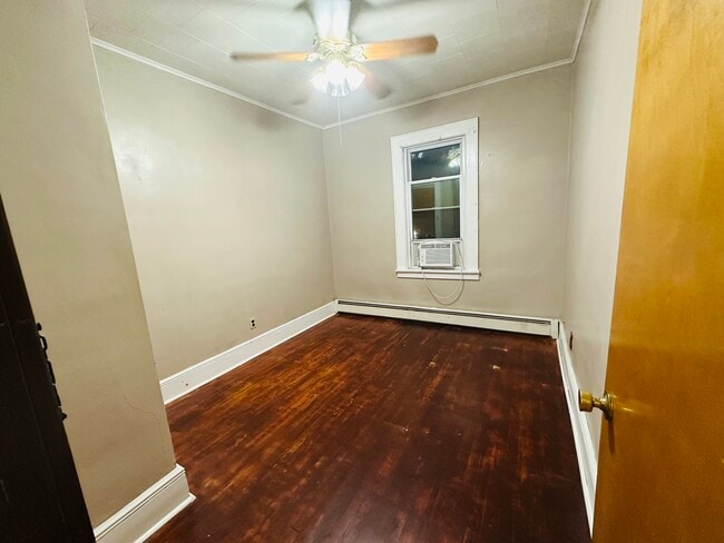 Building Photo - 127 Knapp Ave