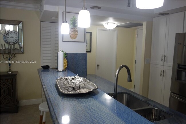 Foto del edificio - 5701 Collins Ave