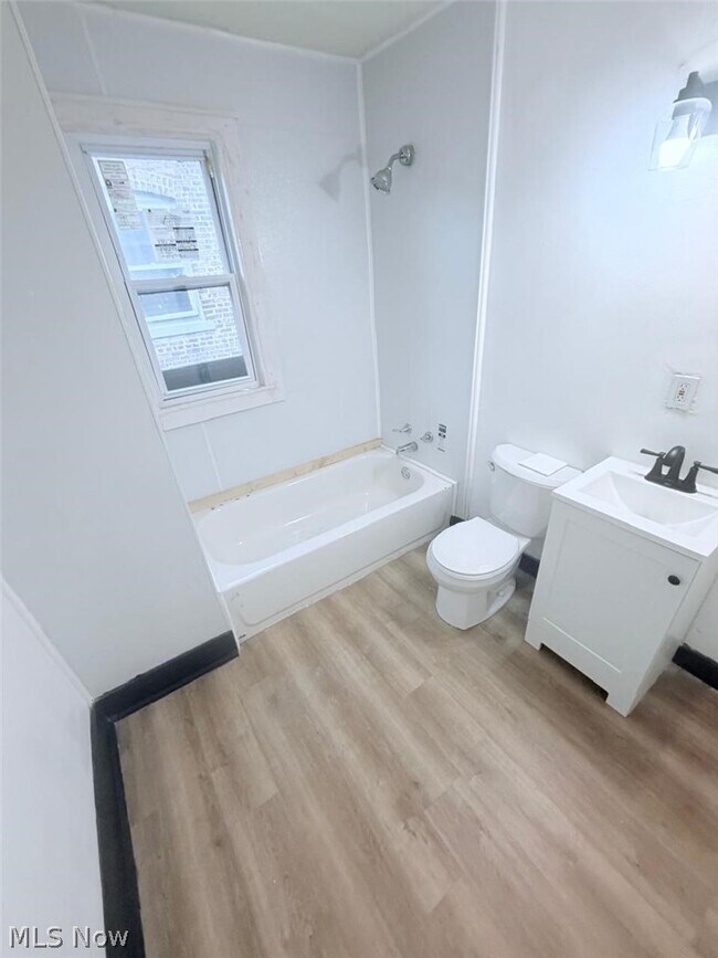 Foto del edificio - 2791 E 127th St