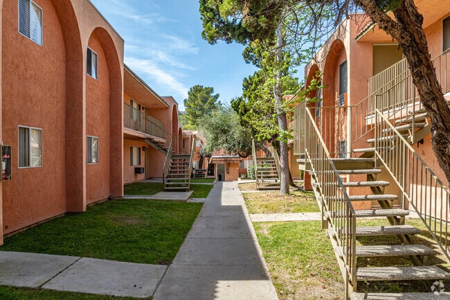Building Photo - Casa Anita Apartments