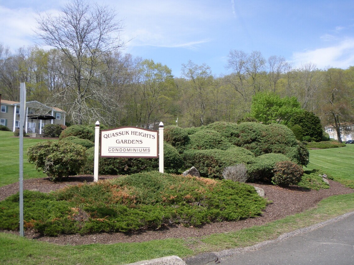 14 Arrowhead Way Unit 4, Woodbury, CT 06798 Condo for Rent in