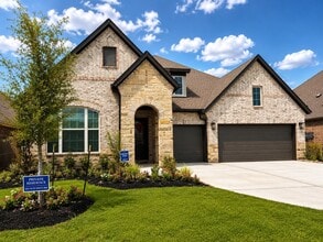 Building Photo - 32035 River Birch Ln