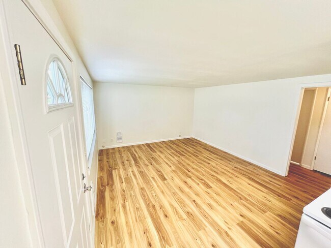 Building Photo - 6608 Stanton Ct SW
