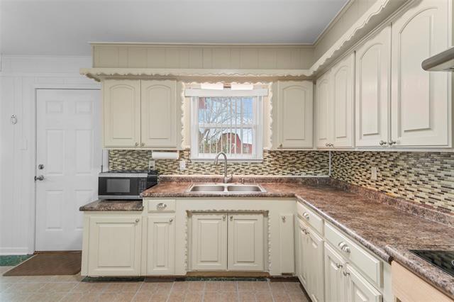 Building Photo - 411 Co Rd 3609