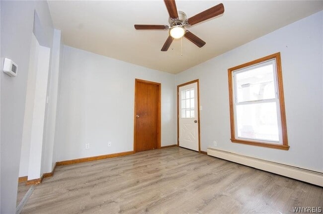 Foto del edificio - 1953 Falls St