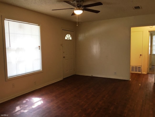 Building Photo - 3 br, 1 bath House - 1216 Knight St