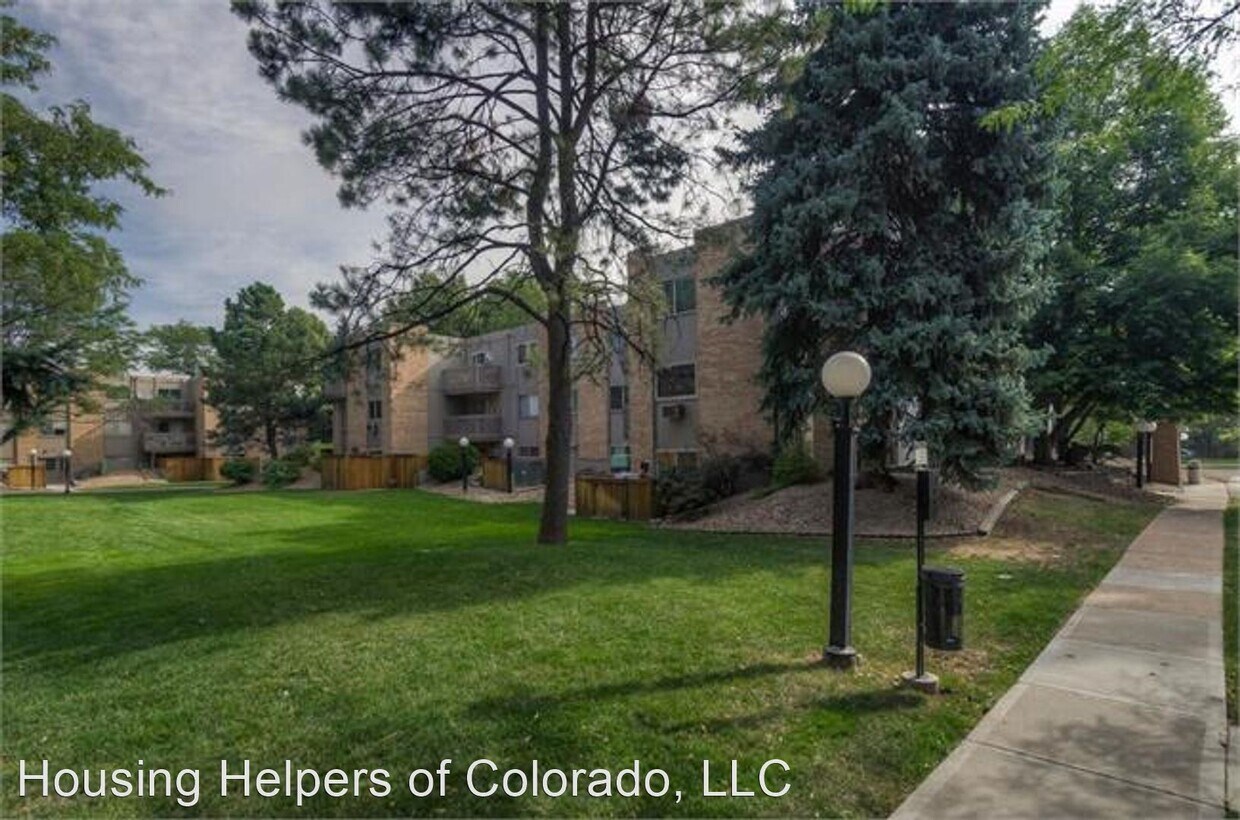 Primary Photo - 2855 S Monaco Pkwy