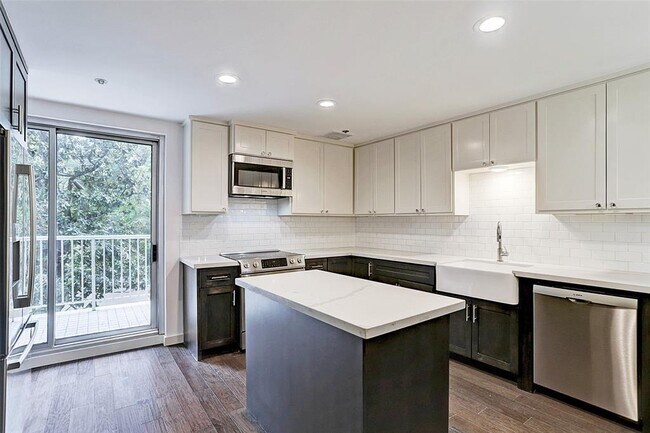 Foto del edificio - 121 N Post Oak Ln