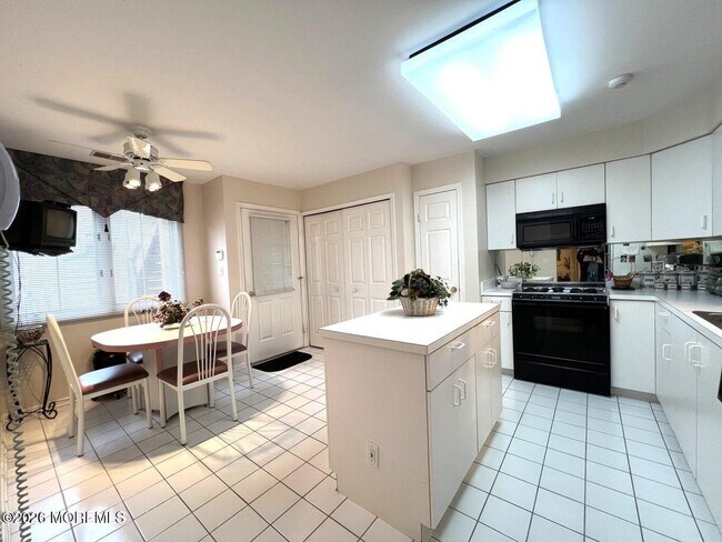 Foto del edificio - 92 Winthrop Rd